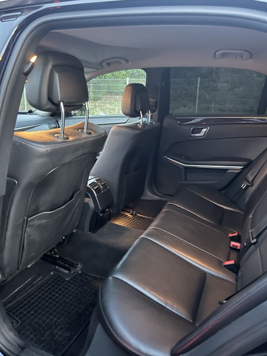 Mercedes Benz E Class 2.2 diesel la preț de Passat