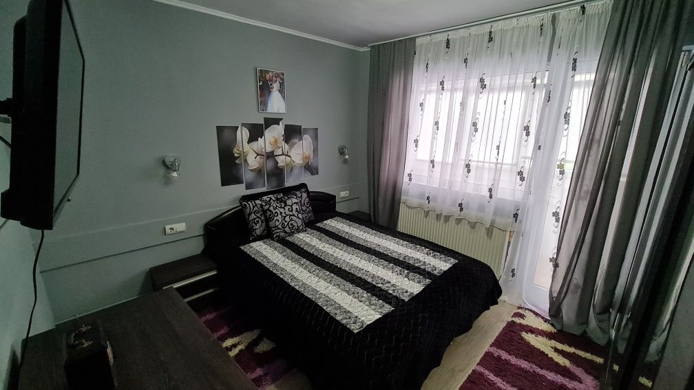 Apartament 3 camere de vanzare