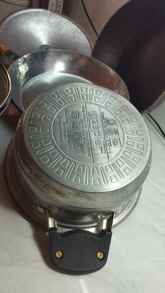 Кастрюля и сковородка