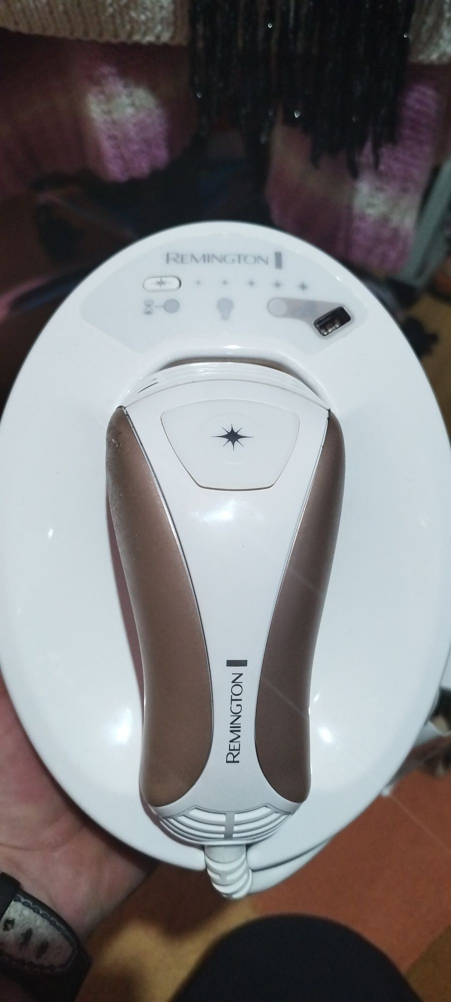 Vând epilator Remington i-Light Pro