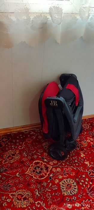 Коляска чемодан лёгкая