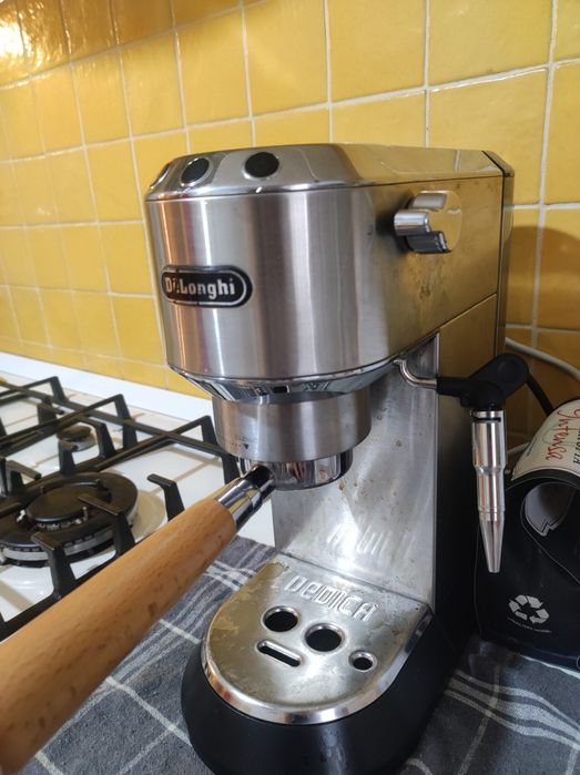 DELONGHI Dedica Style, + diuza cappuccino profi