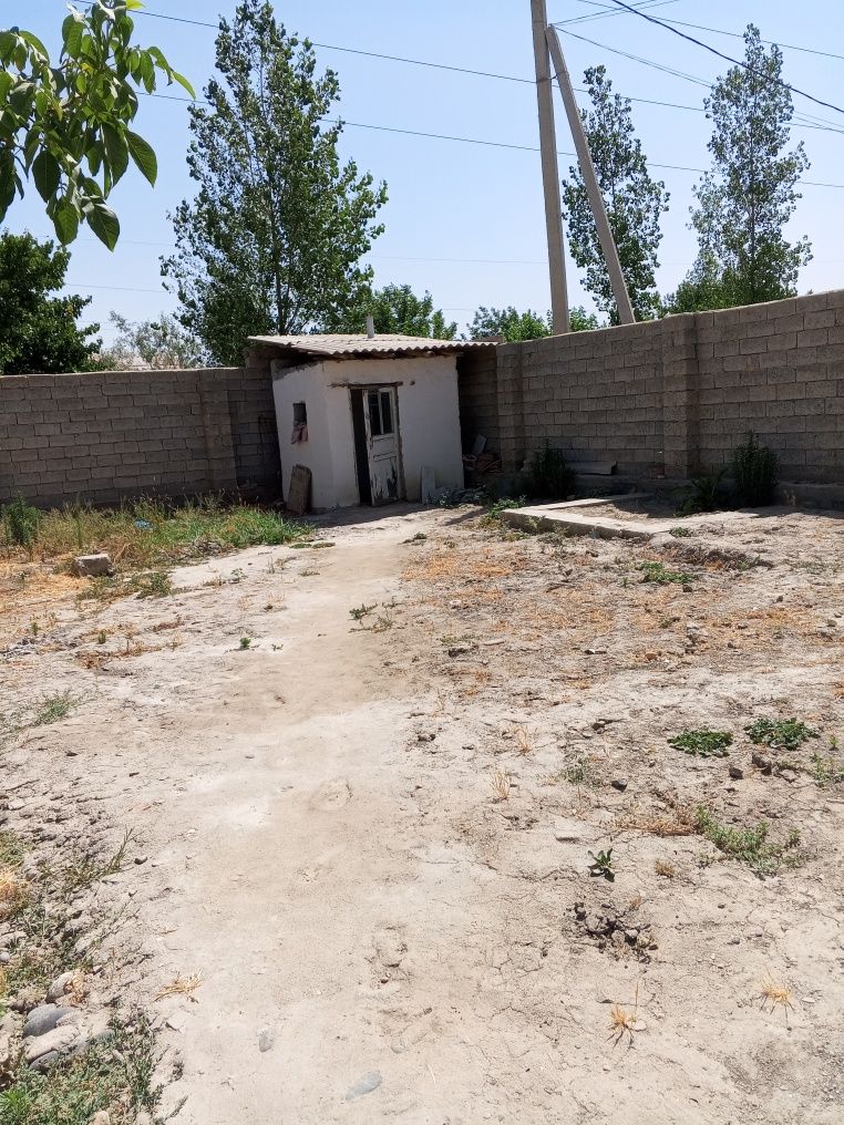 Срочно ер сотилади 5сотих ховли Жомбой сентрга йакин