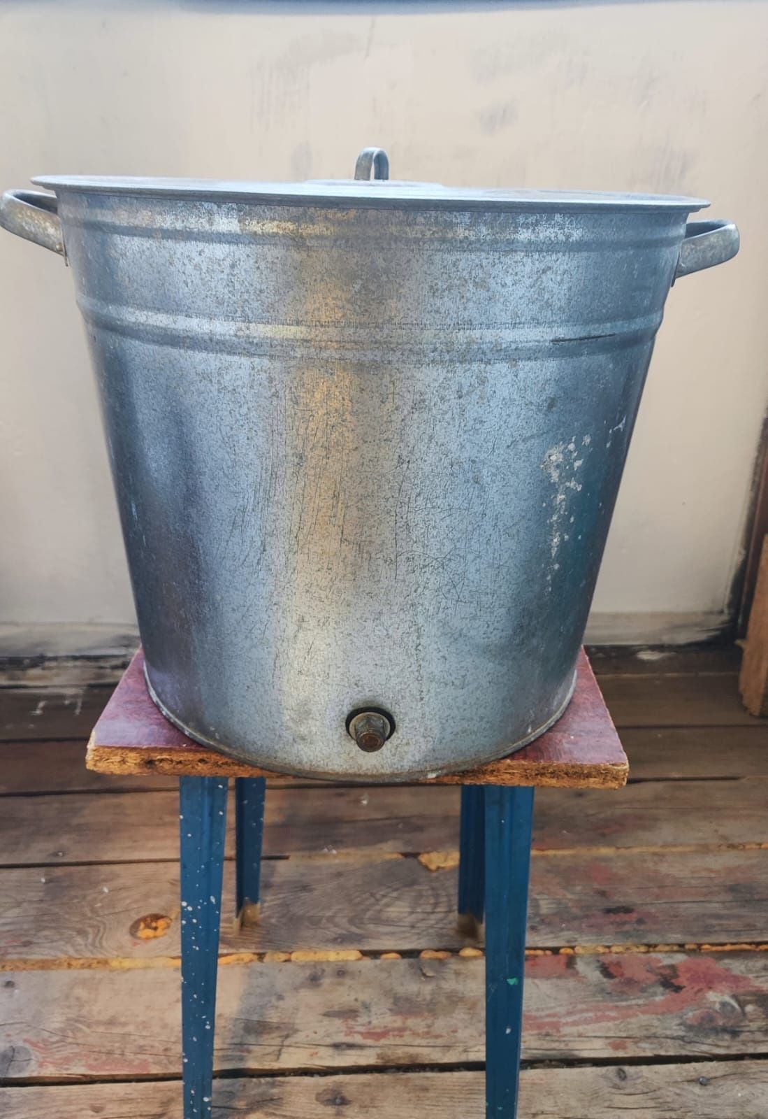 Продам бак с крышкой, 30 л