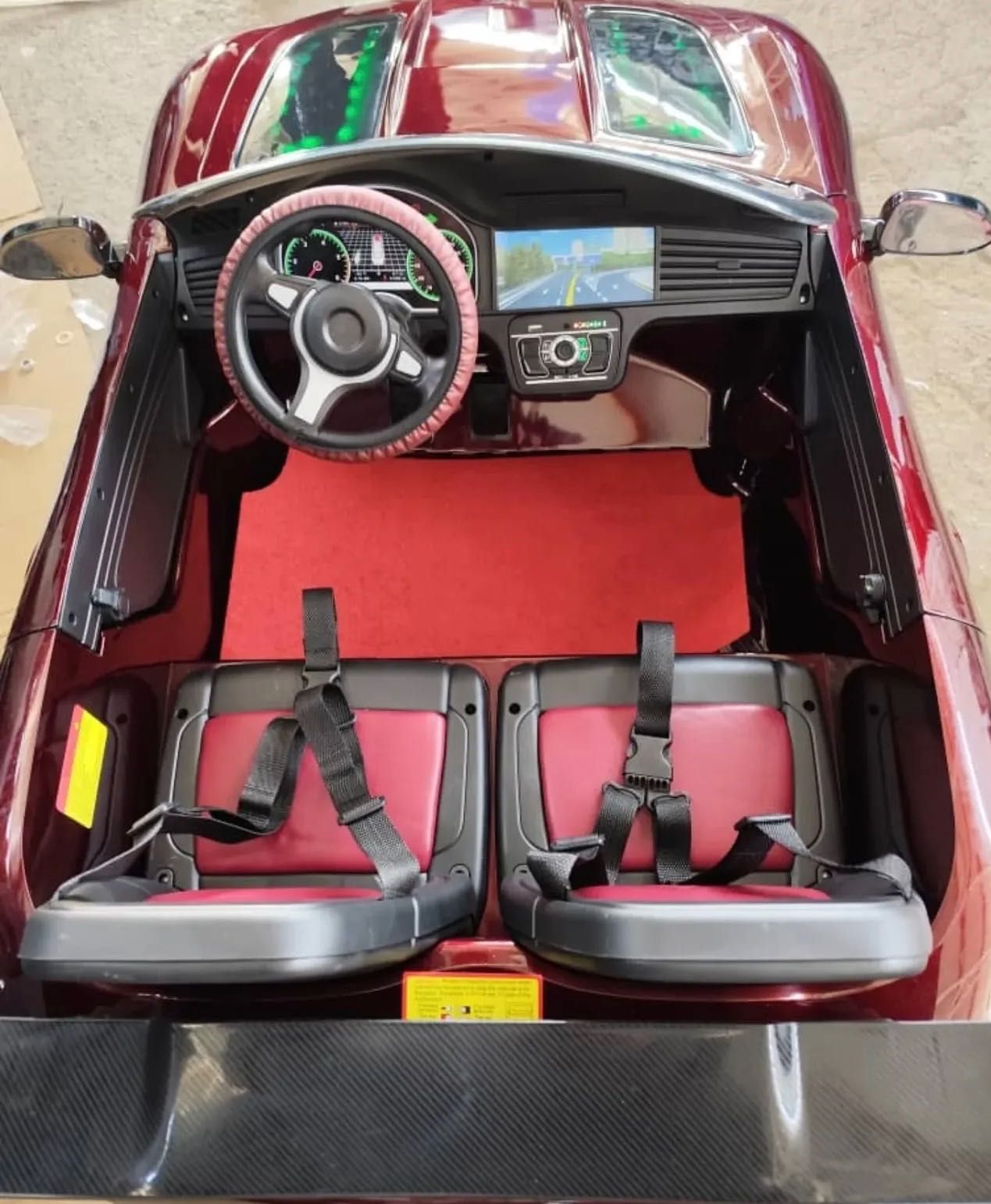 Детский электромобиль AT-F8 Mercedes benz 24V / 4x4 для 2 детей