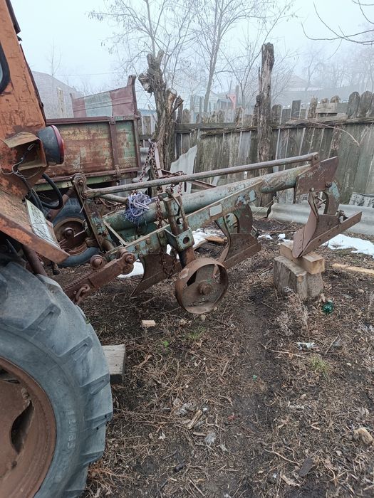 Piese tractor U650 și plug pp4