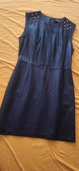 Черна кожена рокля