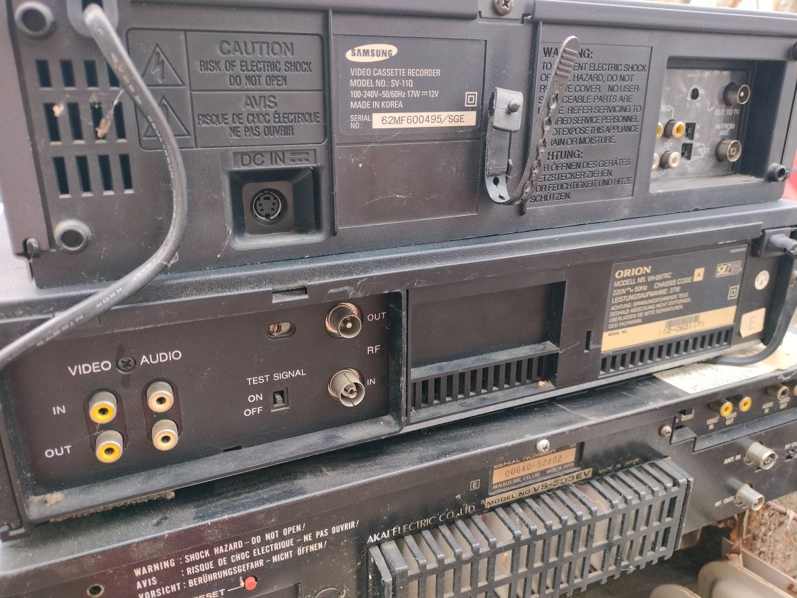 Видео VHS за видео касети 3 броя.
