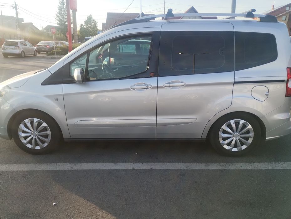 De vânzare Ford Tourneo Courier Proprietar. Accept variante cu 7locuri
