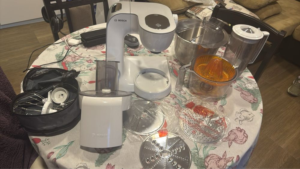 Кухненски робот Bosch MUM 54040/01