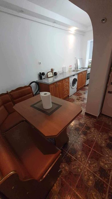 Apartament 2 camere decomandat in Onesti, zona de jos.