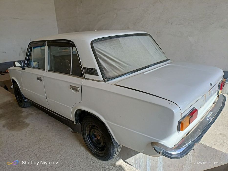 Vaz 21011 sotiladi hujjati eski nomeri yangi