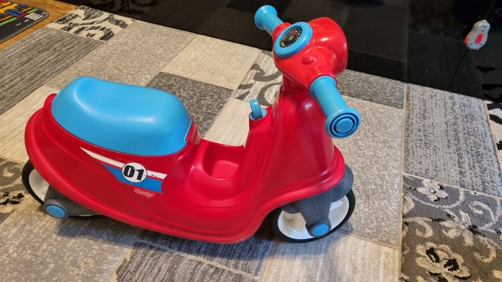 Motocicletă Scooter Red Smoby cu roţi din cauciuc