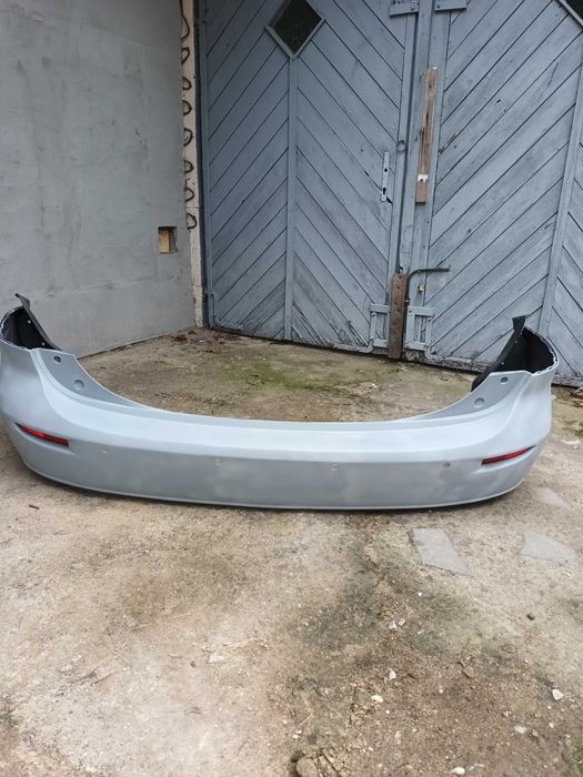 Продавам задна броня за Мазда 5