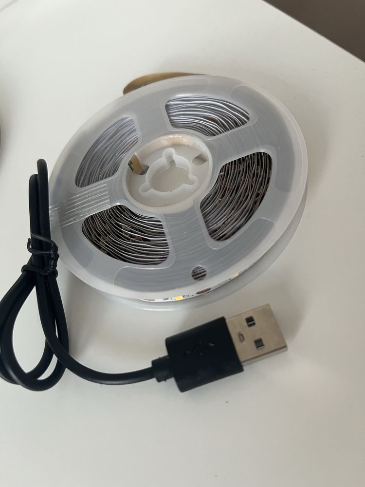 Огледало IKEA и светеща LED лента с USB