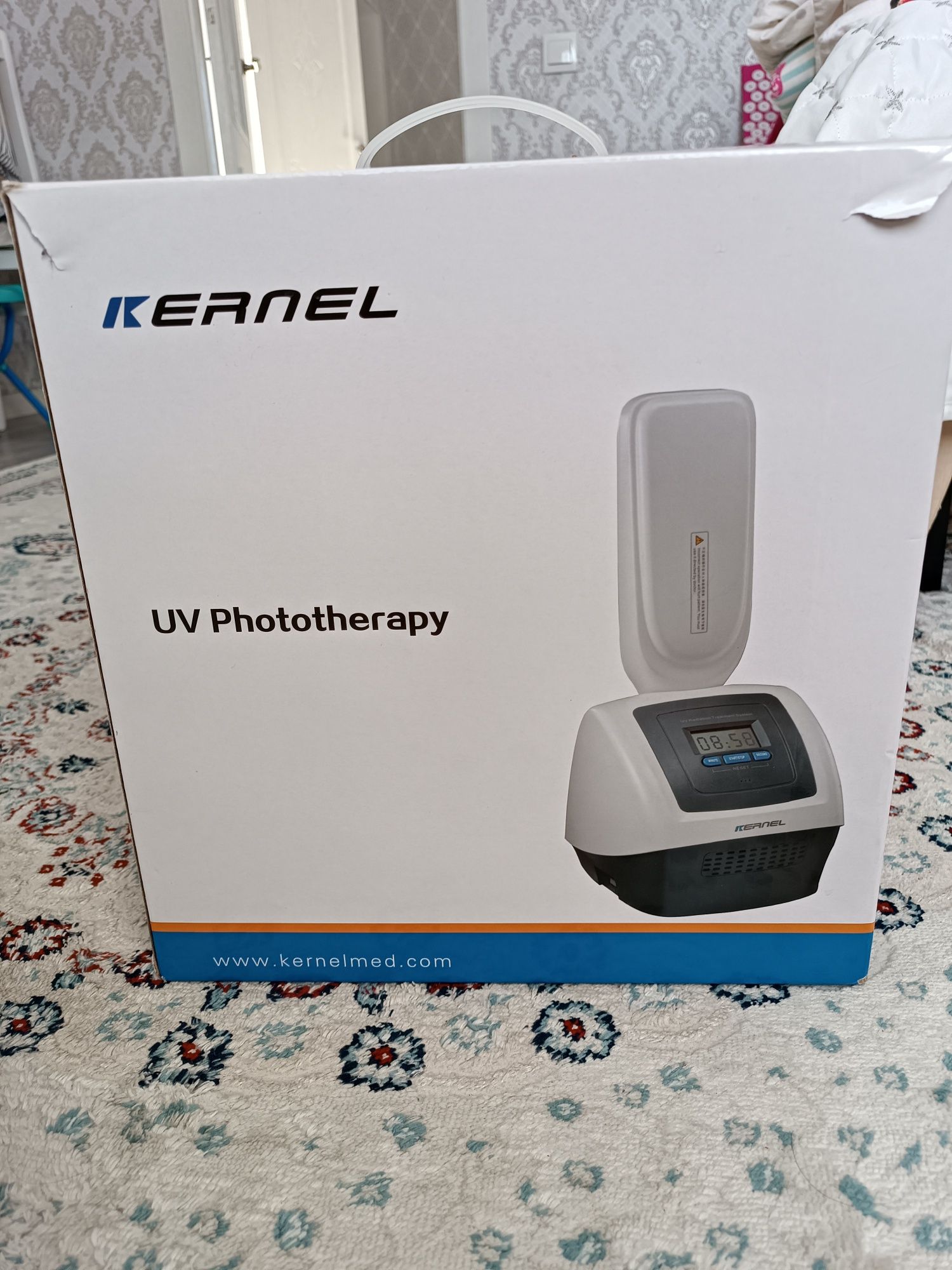 Прибор для лечения кожаных заболеваний с помощью фототерапии  "Kernel"