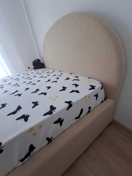 Vând pat 160×200 ,somiera rabatabilă și saltea inclusă