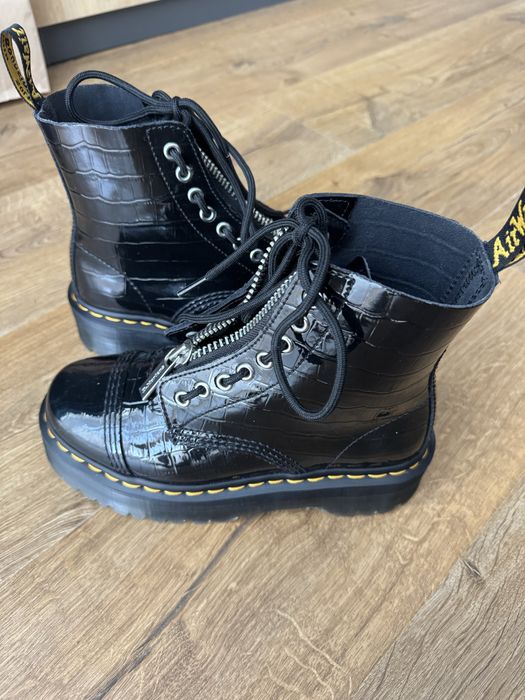 Дамски боти Dr Martens.