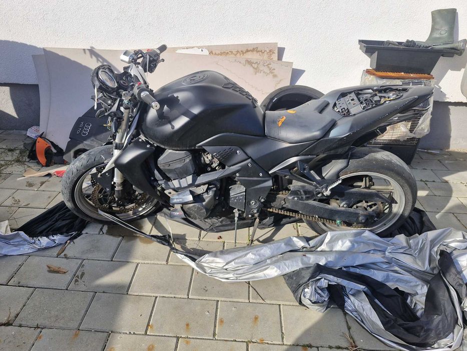 Vând Kawasaki Z750 An fabricație 2008,38 000 km