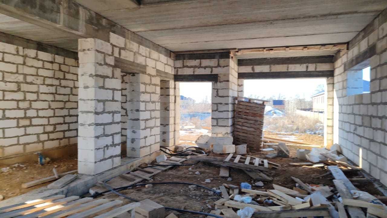 Продам недостроенный дом в Жероме