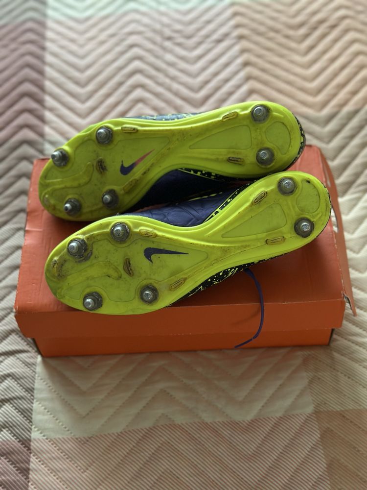 Butonki nike hypervenom