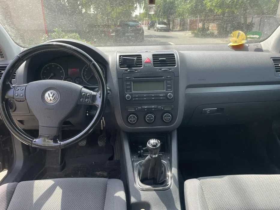 Dezmembrez/piese VOLKSWAGEN GOLF 5