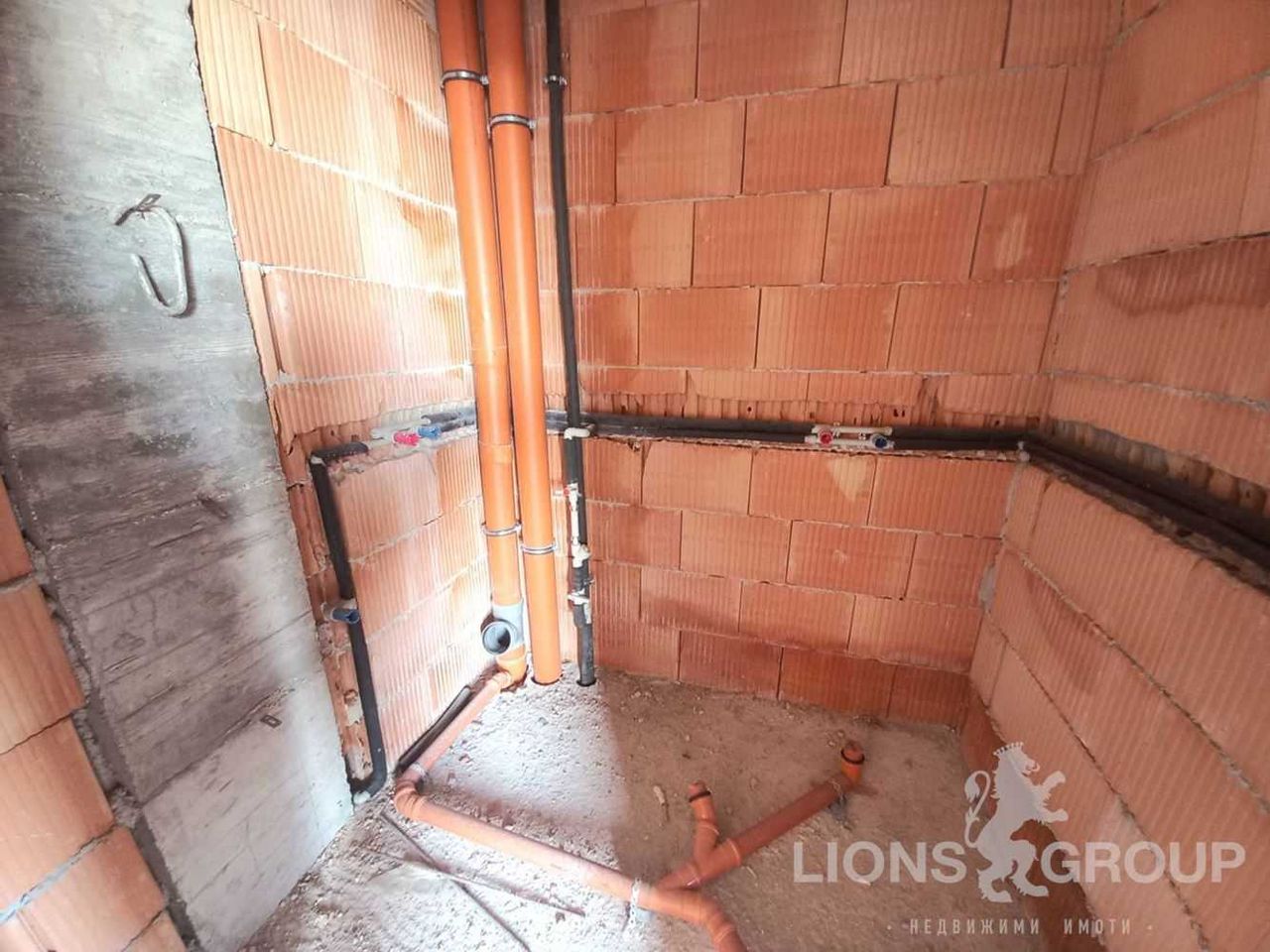 Продава се Тристаен апартамент в Варна, Базар Левски - 97 кв.м за 939 €/кв.м - Снимка #7