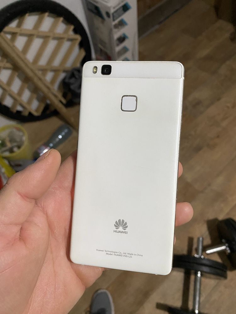 Huawei P9 lite счупен стъкло
