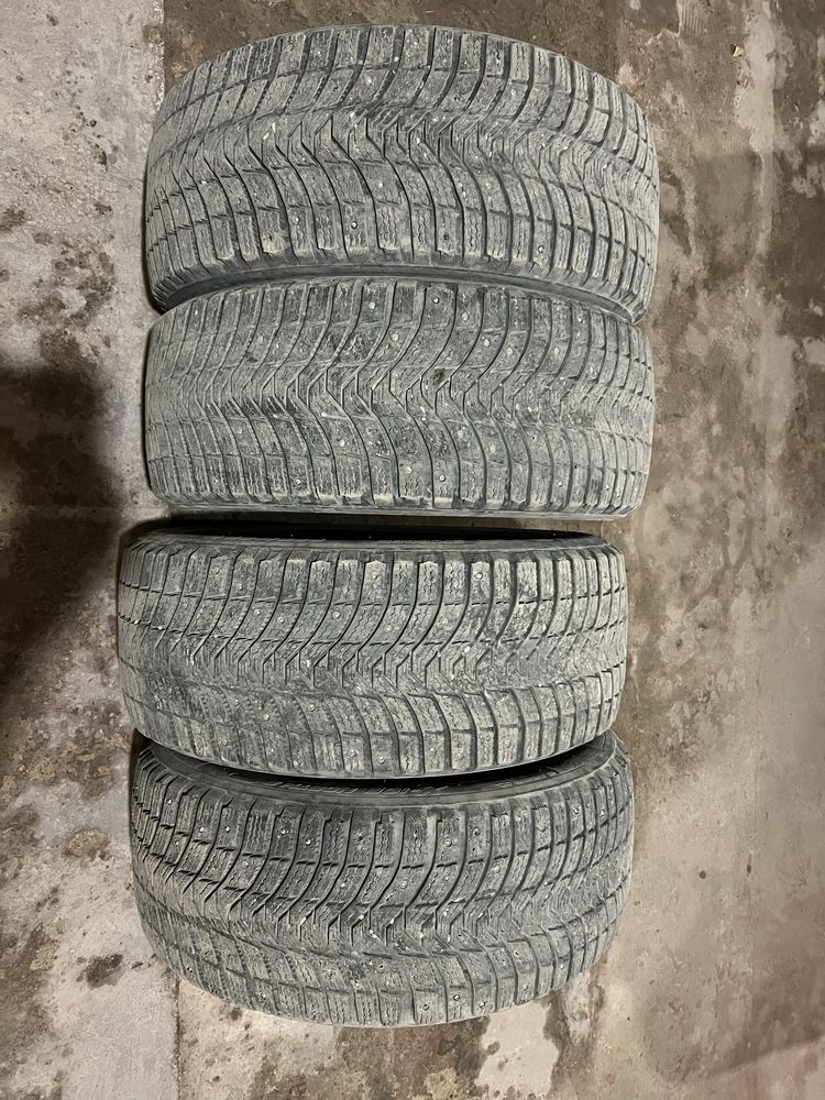 Шины R18 зимние Michelin