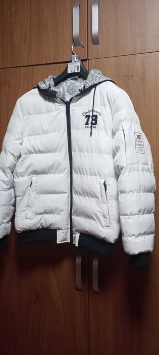 Мъжко къси бяло яке с качулка за есен зима.