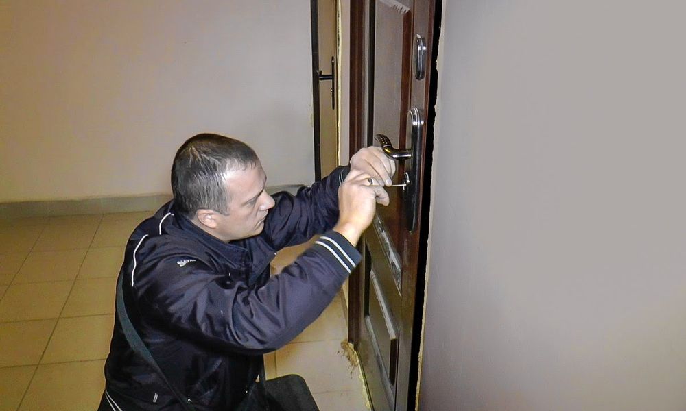Срочное Аварийное Вскрытие и замена замков, ремонт, двери ,взлом