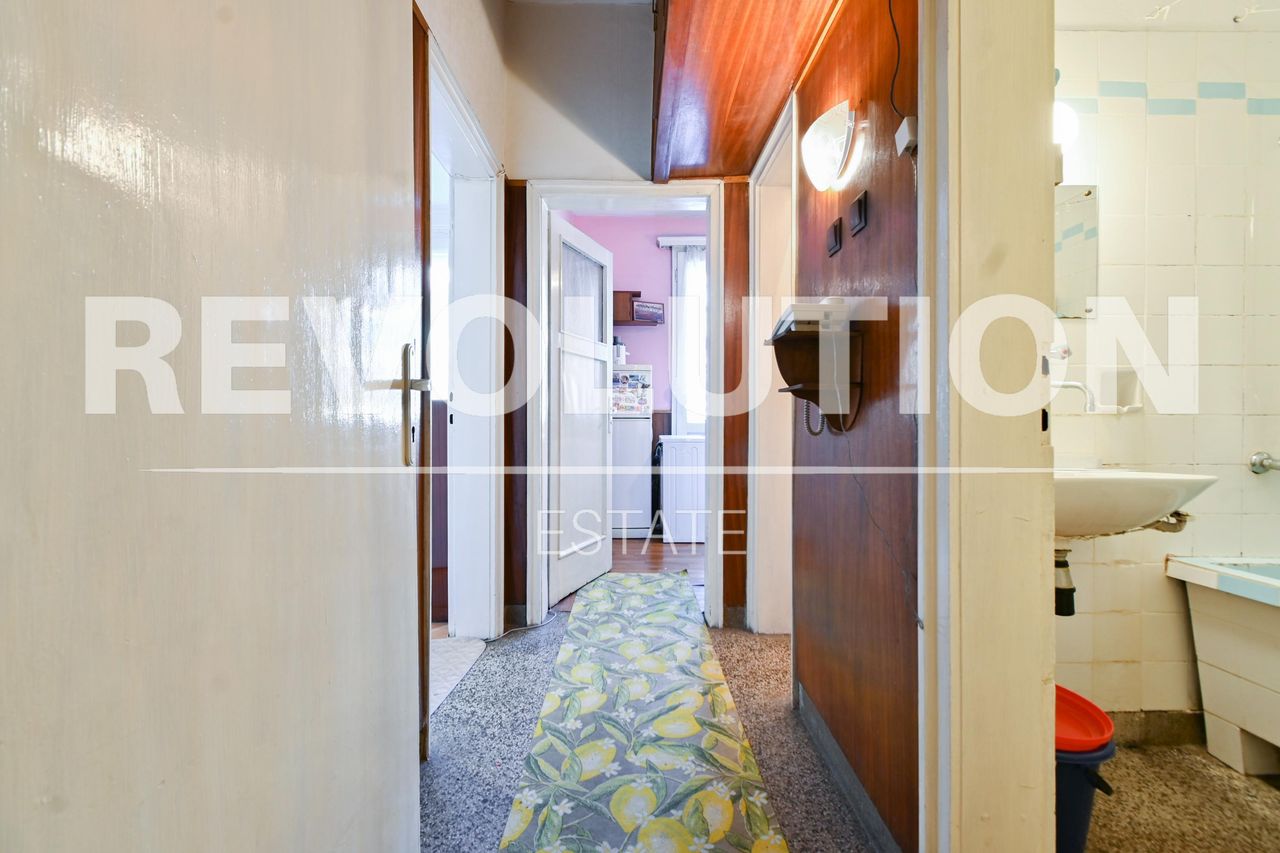 Продава се Тристаен апартамент в София, Център - 88 кв.м за 2955 €/кв.м - Снимка #11