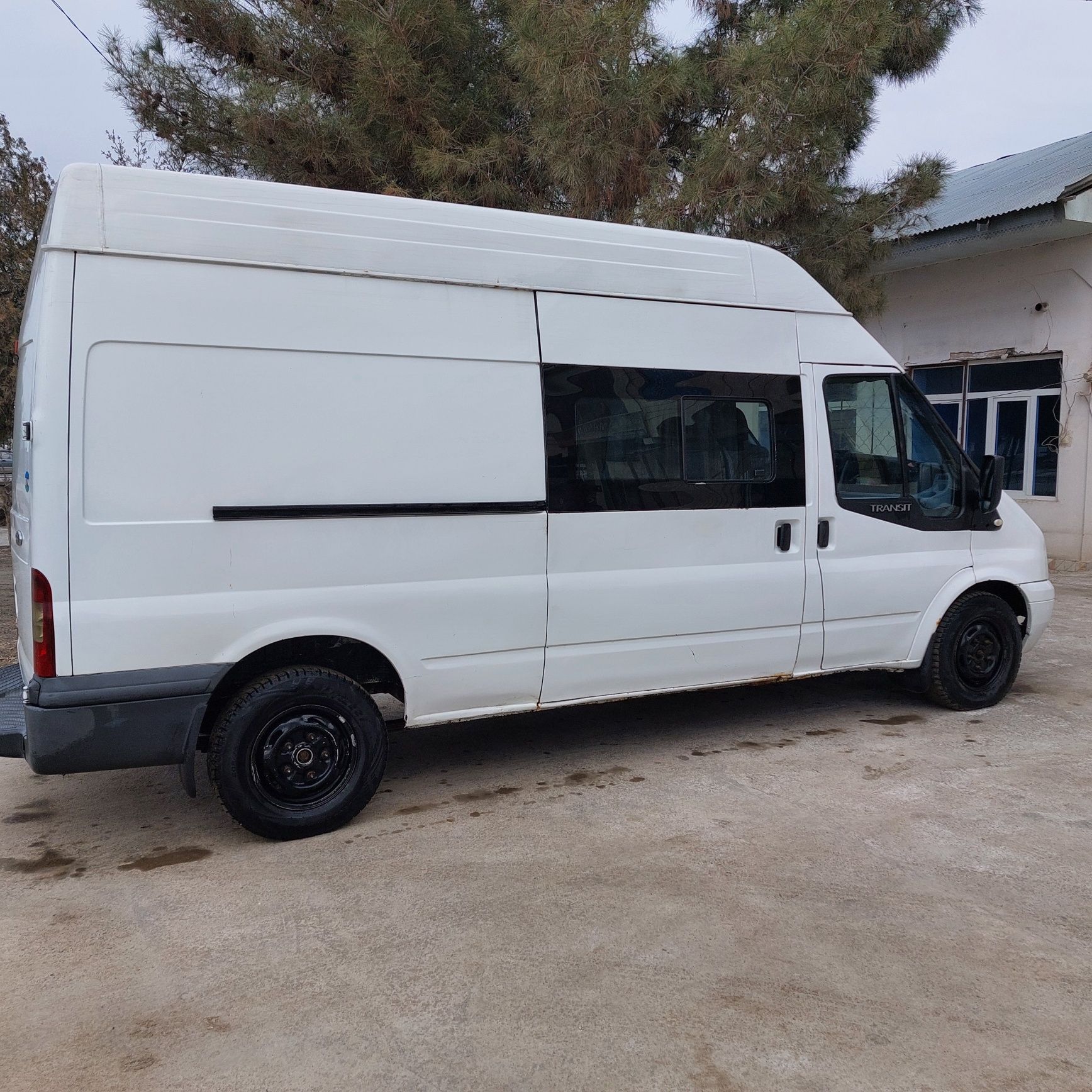 Ford tranzit 2011 yil