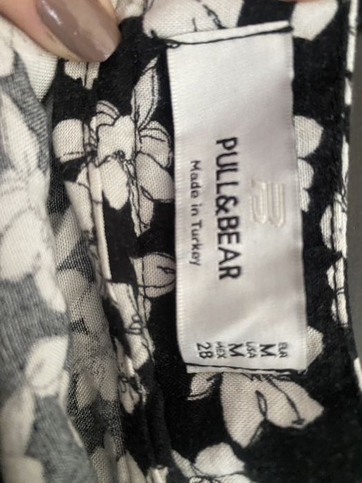 fusta scurta cu pantaloni pe sub