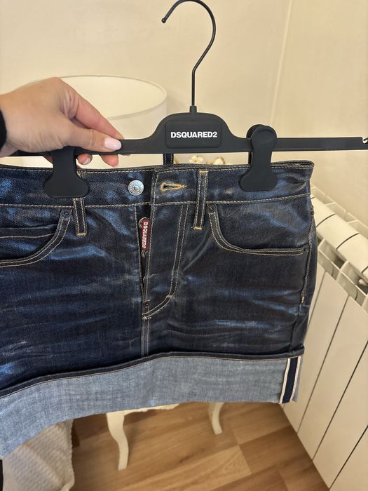 Оригинална дамска пола Dsquared,отлично състояние