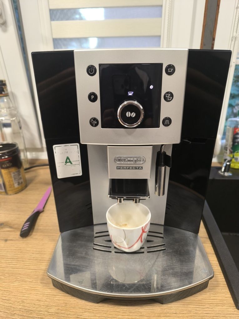 Кафемашина Delonghi perfecta