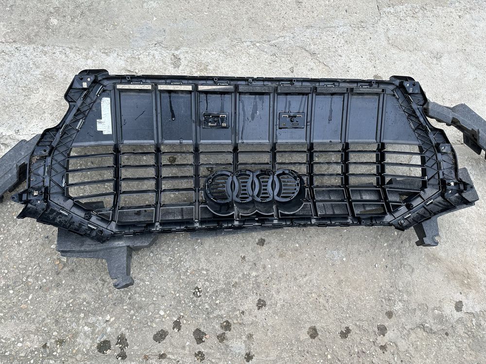 Grilă radiator audi q3.cod:83a853651..83a853651.a.