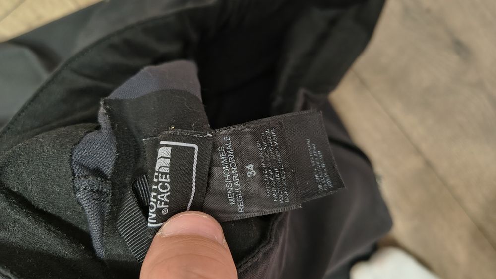 Pantaloni north face de iarna și de drumeții