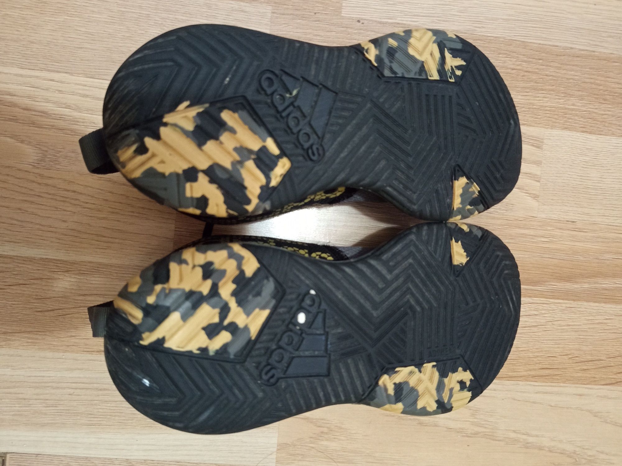 Продавам Adidas маратонки
