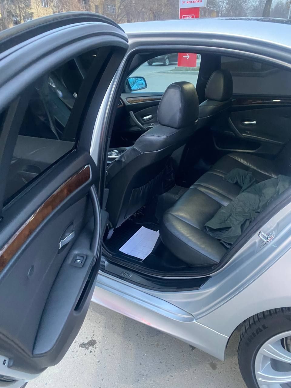 BMW E60 2004 sotiladi