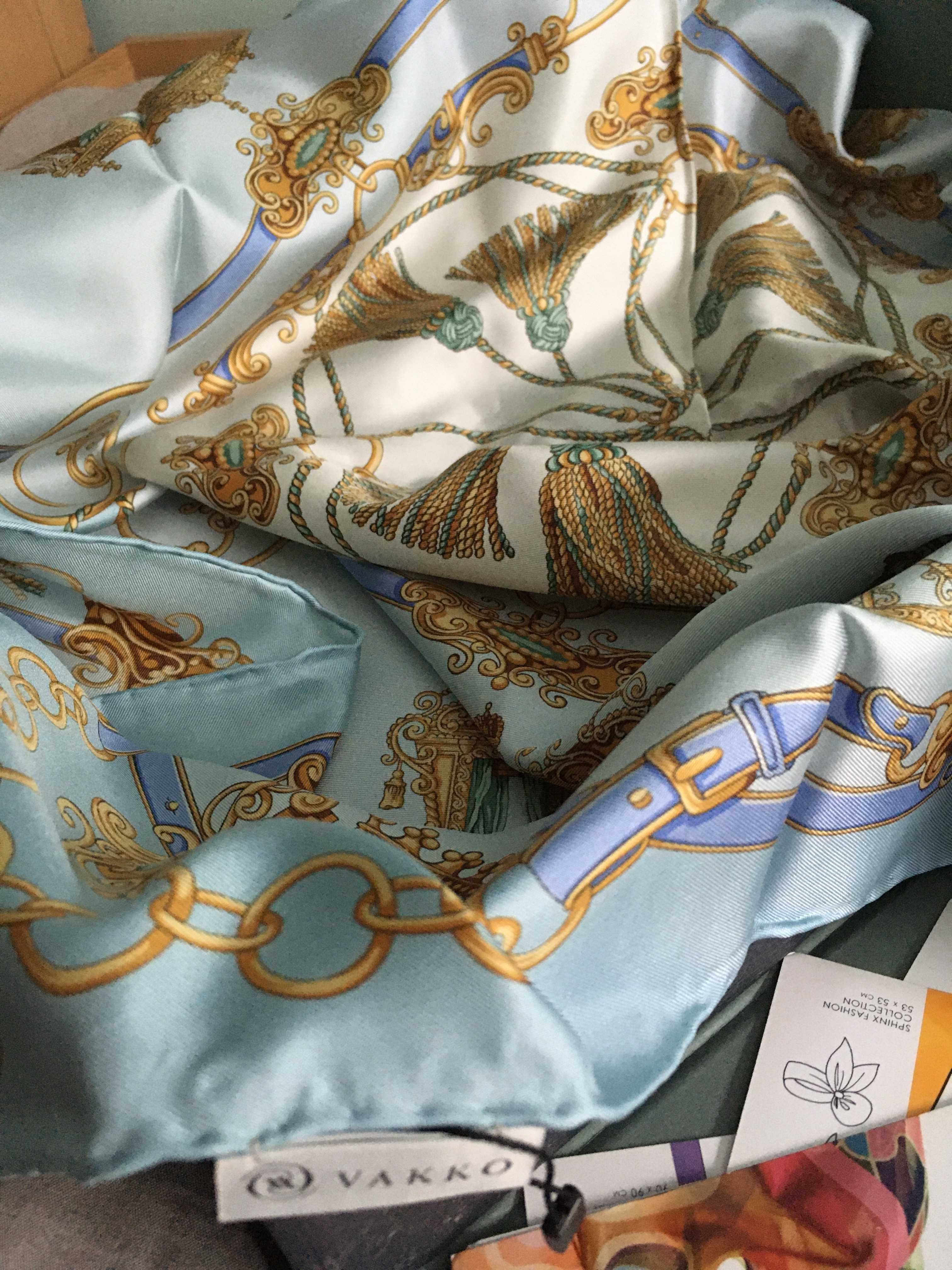 Копринени шалове - аксесоарът променя визията: 20% off