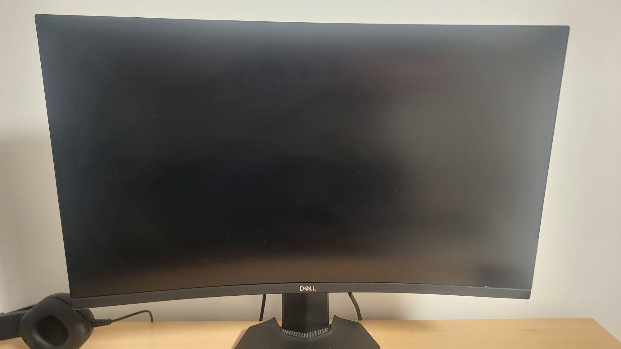 Vând pc gaming dar bun și pentru multitasking cu tot cu monitor