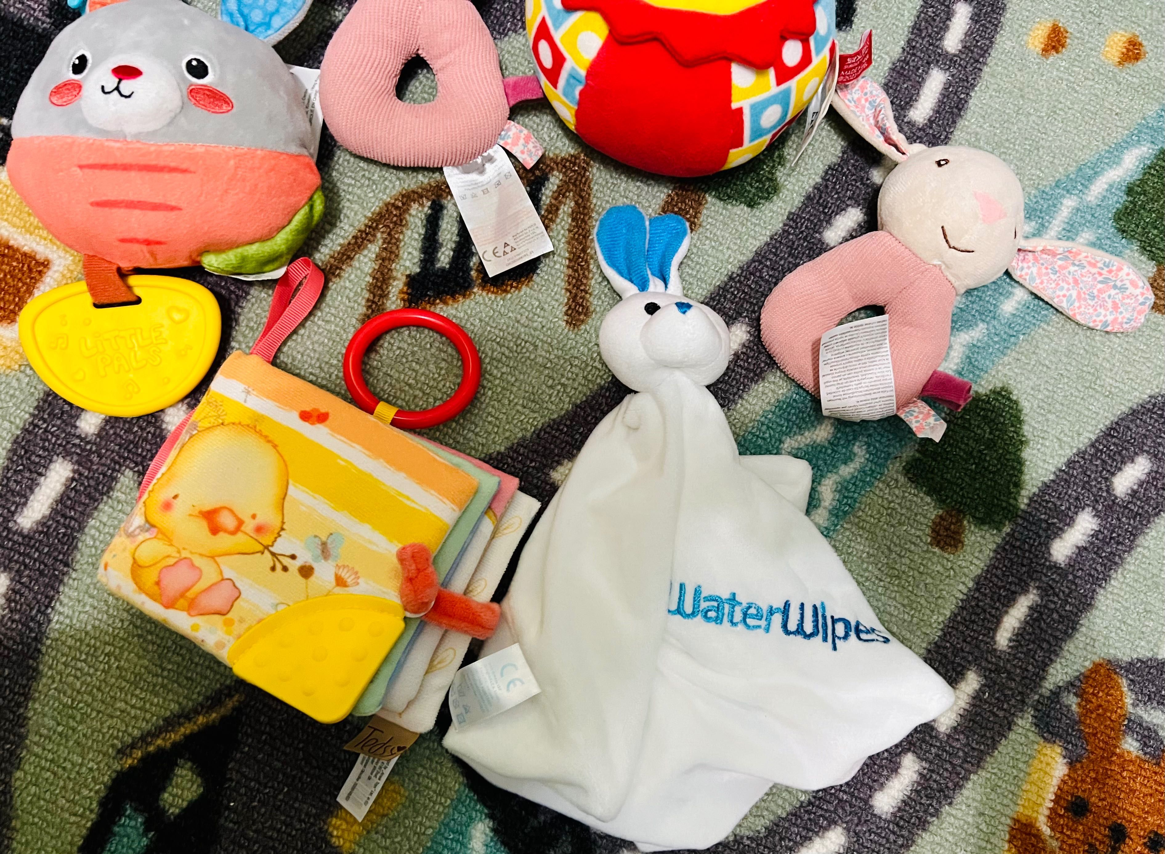 Лот играчки - fisher price, winfun, water wipes и др.