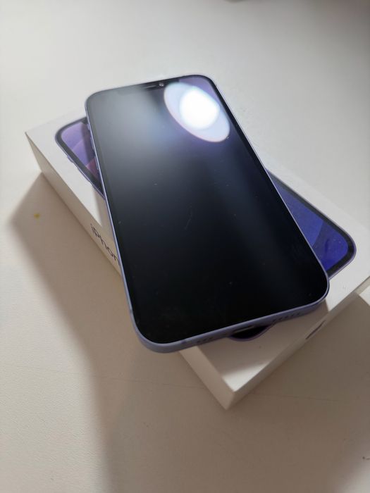 Iphone 12 в хорошем состояний