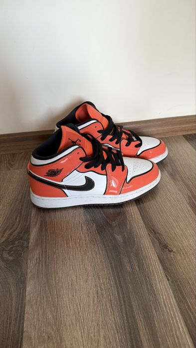 Маратонки Nike Air Jordan mid оранжеви, 38 номер