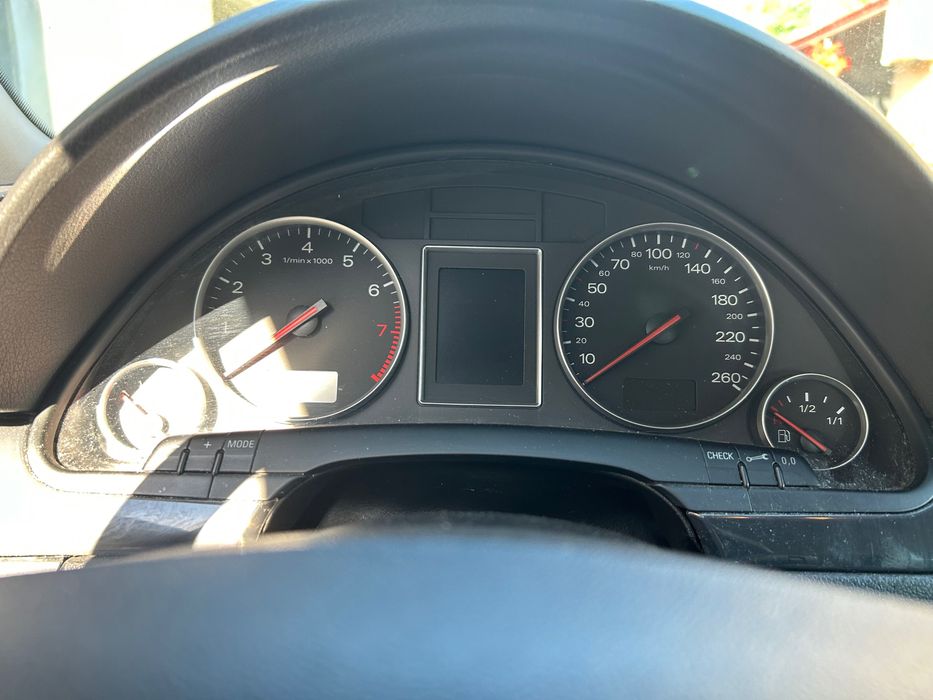 Audi A4 din 2003, climatromic