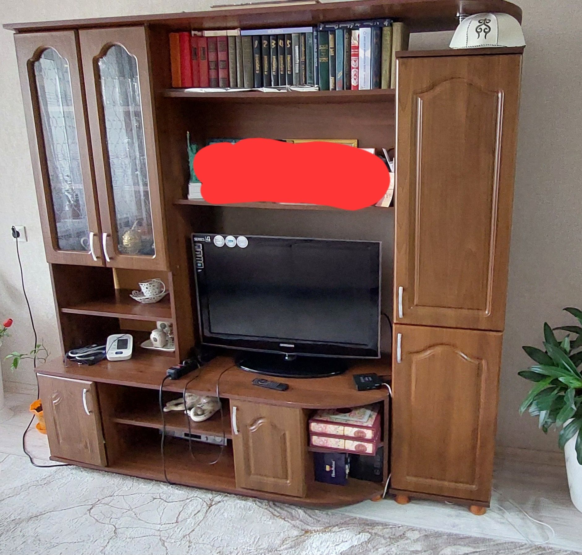 Продам горку,гостинную 150 см ширина