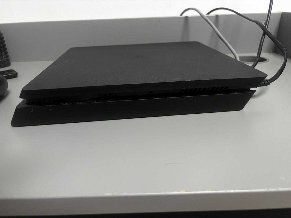 Playstation 4 slim