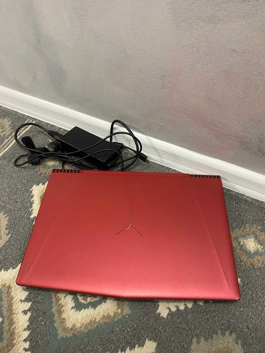 Laptop Gaming Lenovo Legion Y520 Red cu i5 si GTX1050Ti ca Nou