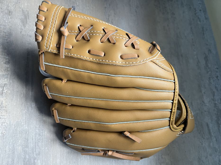 Mănușă baseball , noua